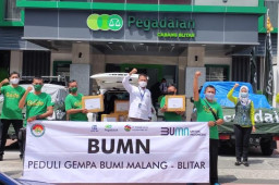 Pegadaian Blitar Serahkan Paket Bantuan Gempa Senilai Rp30 Juta