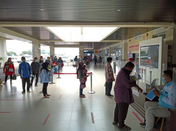 Dalam Seminggu Lonjakan Penumpang di Pelabuhan Perak Capai 1000 orang