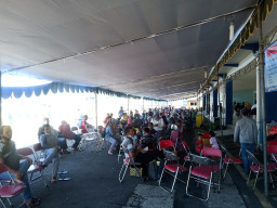 Ratusan Penumpang Padati Pelabuhan Perak, Prokes Terabaikan