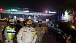 Exit Tol Mojokerto Diperketat, Puluhan Pemudik Dipaksa Putar Balik