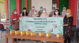 Tim PPDM UBAYA Gelar Pelatihan Pembuatan Kosmetik Berbasis Kelor