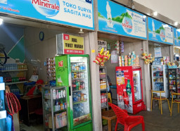 Penumpang Kembali Padati Pelabuhan Perak, Omzet UMKM Sedikit Meroket