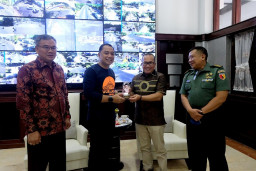 Wali Kota Eri Bahas Rencana Penjajakan Kerja Sama dengan Kabupaten Kubu Raya