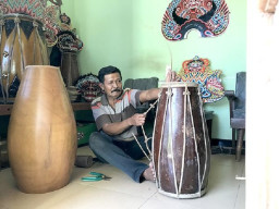 Tetap Eksis Usaha Kendang di Tengah Pandemi