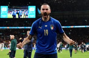 Dikira Penonton, Bonucci Ditangkap Safety Steward