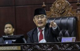 Anwar Usman, Paman Gibran, Diberhentikan dari Ketua MK