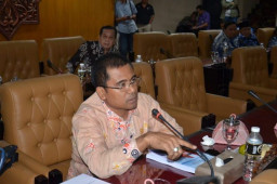 Anggaran Melimpah, Diknas Lambat Bangun Sekolah