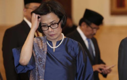 Sri Mulyani, Gemas dengan Curhatan Risma