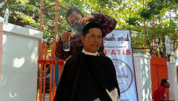 Rutin Gelar Kegiatan Potong Rambut Gratis Tiap Jumat