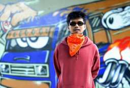 Miliki Keterbatasan Buta Warna, Tetap Eksis Berkarya Graffiti Angkot