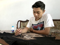 Berbisnis Kaos Lukis Estetik dari Cairan Pemutih