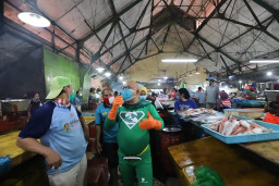 'Maskerra jek bukka, jek apolkompol, jeghe jarakna'