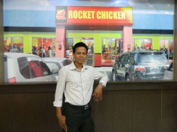 Lulusan SMA dan Mantan OB yang Kini Jadi Pengusaha Rocket Chicken