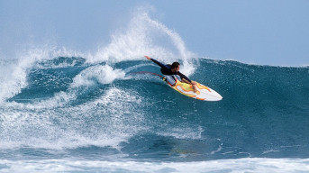 Olahraga Air di China Ramai Pengunjung di Musim Panas