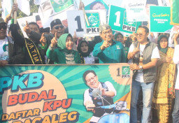 Serunya Pendaftaran PKB ke KPU, Targetkan 40 Kursi DPRD Jatim