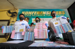 Jadi Korban Corona, Malah Buat Upal dan Diedarkan di 'Pesugihan'