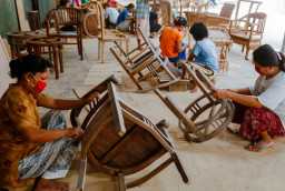 Pemerintah Dorong Hilirisasi KEK Industri Kayu Bisa Masuk Pasar Eropa