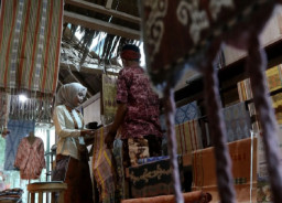 Dukung Pelestarian UMKM Wastra, Pemerintah Beri Kemudahan Izin Usaha