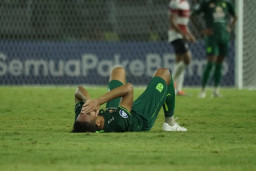 Kurang 43 Detik, Kebobolan, Persebaya Gagal Menang
