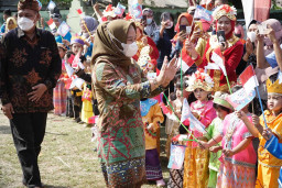 Ratusan Anak Pakai Kostum Adat Sabang sampai Merauke