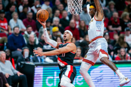Berlangsung Sengit, Nuggets Kalahkan Blazers 121-120