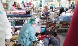 Gawat, IGD RSUD dr Soetomo Overcapacity!