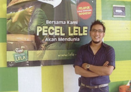 Pernah di PHK, Kini Rangga Sukses Berbisnis Kuliner Pecel Lele