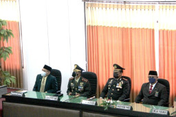 Kapolres Lumajang Ikuti Rapat Paripurna DPRD, Mendengarkan Pidato Kenegaraan Presiden RI