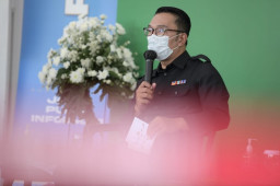 Ridwan Kamil Lepas Ekspor 23 Ton Produk Kelapa Parut Kering ke Kosta Rika