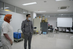 Ridwan Kamil Tinjau Pelaksanaan Vaksinasi COVID-19 Lintas Agama