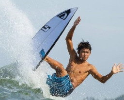 Persiapan Olimpiade Tokyo 2020, Rio Waida Berlatih di Pantai Bali