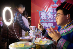 Ritel Online Pacu Peningkatan Konsumsi Pedesaan di China