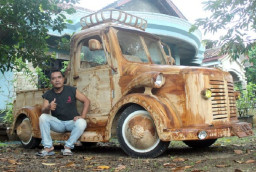 Bermodal Rp75 Juta, Rosidi Sukses Ciptakan Mobil Berbadan Kayu