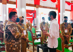 Rakor Bersama Presiden Pemkab Kediri Duduki Rangking 4 Serapan Vaksinasi Terbanyak se-Jatim