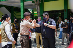 Mas Dhito Tinjau Langsung Vaksinasi di MAN 1 Kediri