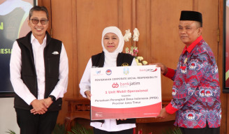Awali Tahun 2023, Bank Jatim Peduli Serahkan CSR