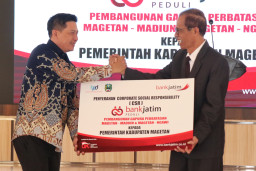 Bank Jatim Peduli Berikan Bantuan CSR Pembangunan Gapura Perbatasan Kabupaten Magetan
