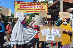 Emak-emak Pemukiman Padat, Tolak Sekolah jadi Isoman Covid-19