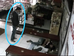 Maling HP di Warkop Terekam CCTV