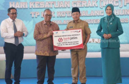 Peringati Hari Kesatuan Gerak, Bank Jatim Serahkan CSR 6 Unit Motor Kepada PKK Kota Malang
