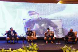 Pakde Karwo Tegaskan DPRD Sebagai Legislatif Bukan Pejabat