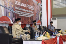 Serbuan Vaksinasi COVID -19 Sasar Pesantren
