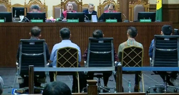 Hakim Gebrak Meja di Perkara Johnny G Plate