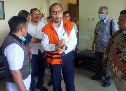 Dicecar Jaksa dan Hakim Soal Fee Ijon Hibah, Sahat Gelagapan!