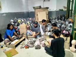 Perajin Helm Kekinian yang Tetap Eksis di Masa Pandemi