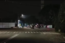 Tawuran Antar Remaja Bawa Sajam di Jembatan Suroboyo, Satu Tewas