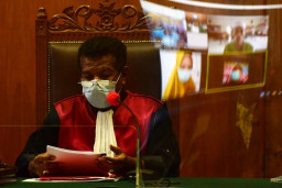 Palsukan Laporan Keuangan, Fernia Divonis 2 Tahun Penjara