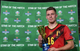 Cetak Gol Fantastis Satu-satunya di Menit Akhir Babak Pertama