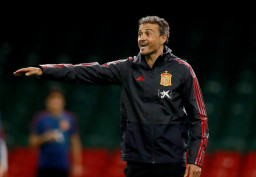 Timnas Spanyol Tertahan, Luis Enrique Frustrasi