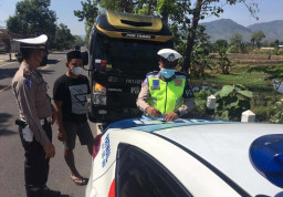 Tak Miliki Izin dan Surat Vaksin, Travel Gelap Menuju Riau Diminta Putar Balik